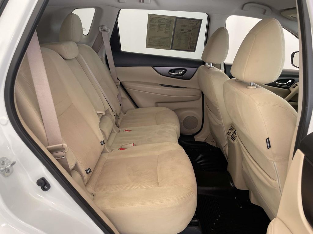 2016 Nissan Rogue SV White at Grove City Ford
