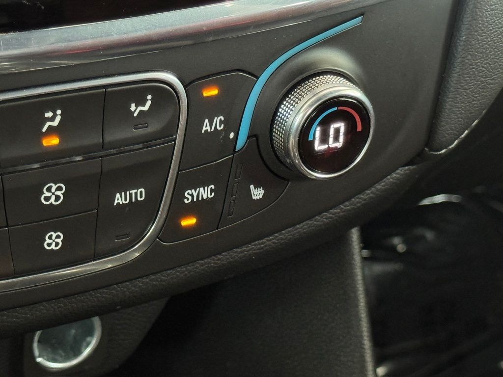2023 Chevrolet Traverse LT - 6