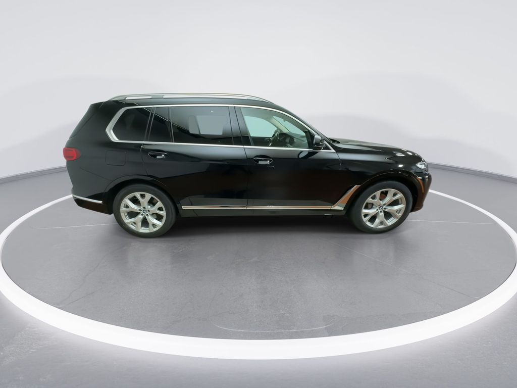 2022 BMW X7 xDrive40i 9