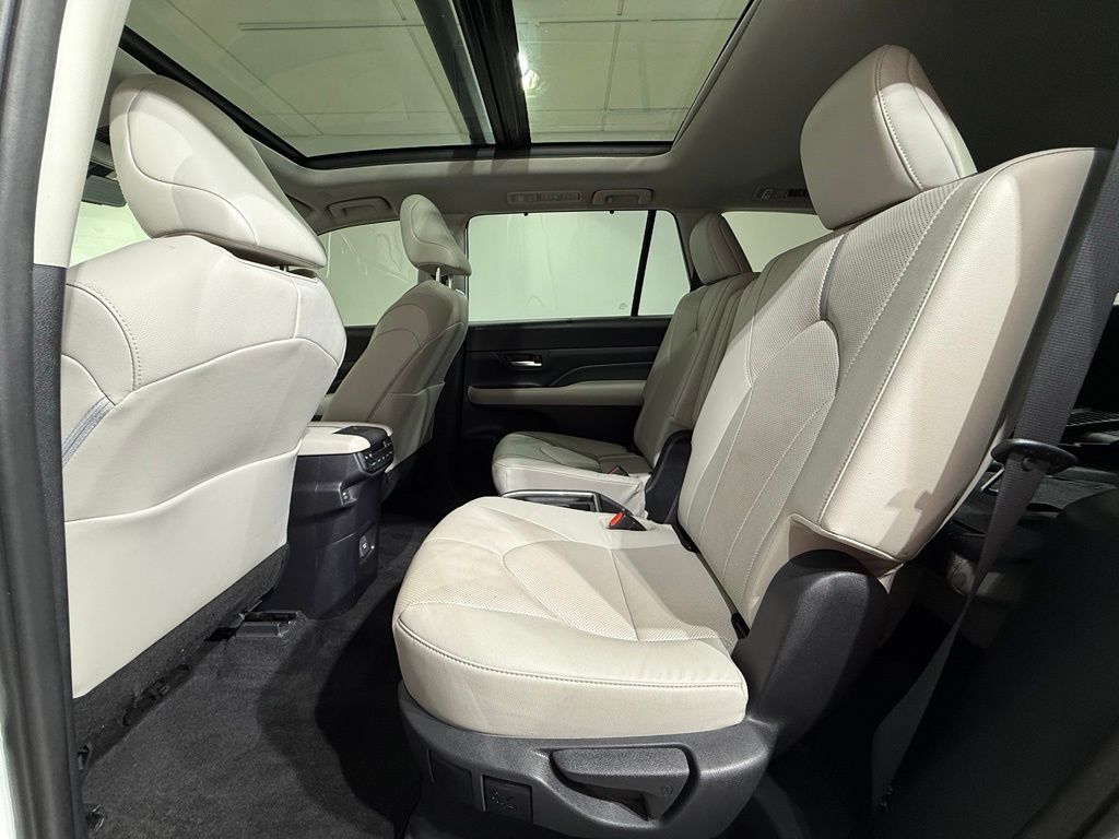 Thumbnail: 2024 Toyota Grand Highlander - 20