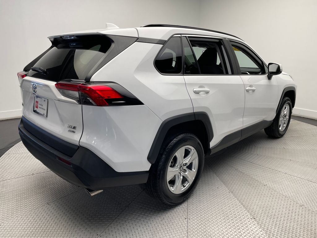 2021 Toyota RAV4 XLE 5