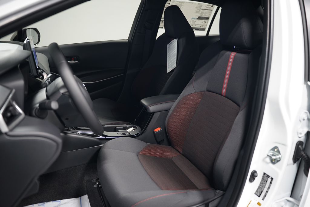 2025 Toyota Corolla SE 26