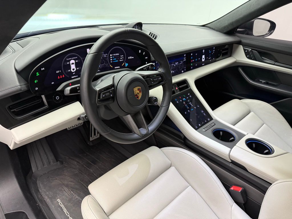 Thumbnail: 2022 Porsche Taycan - 4