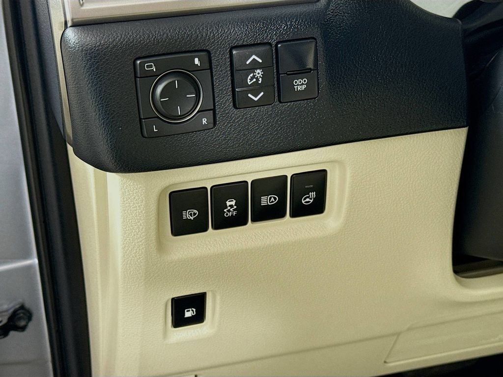 Thumbnail: 2022 Lexus GX - 10
