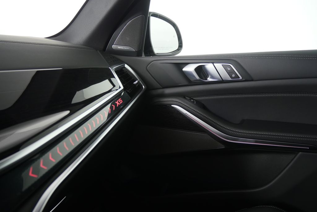 Thumbnail: 2026 BMW X5 - 25