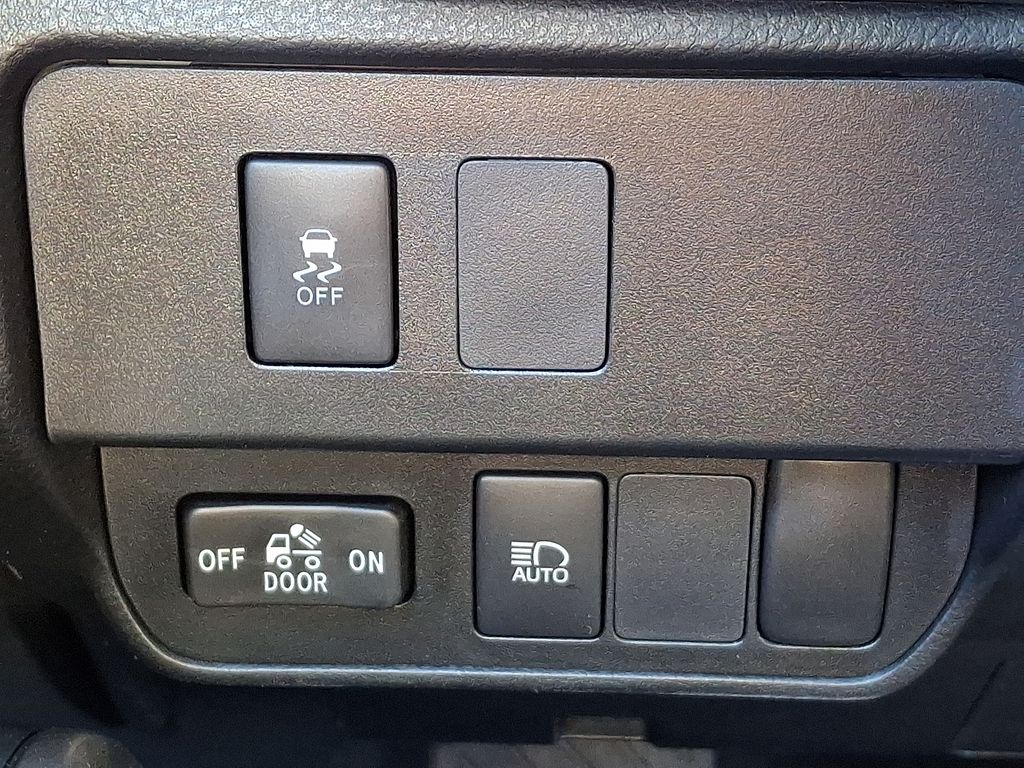 Thumbnail: 2022 Toyota Tacoma - 23