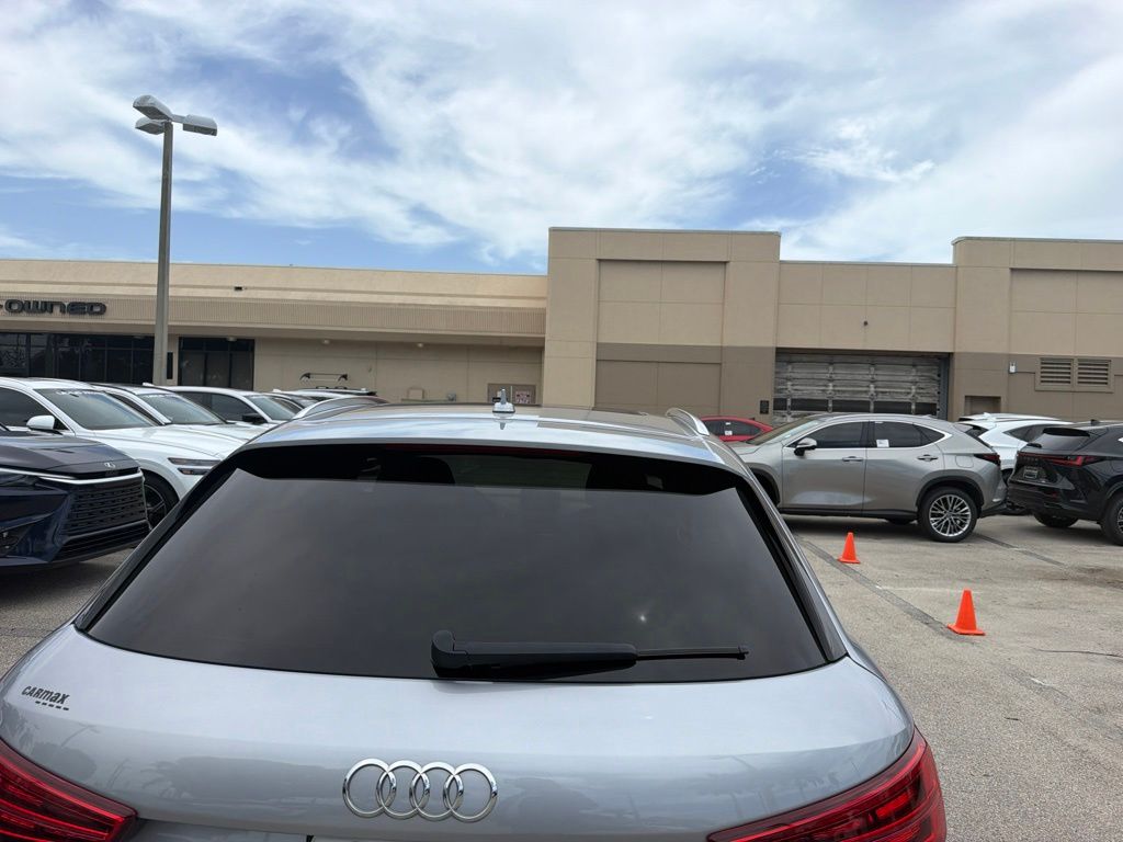 Used 2018 Silver Audi 2.0T Premium image 4