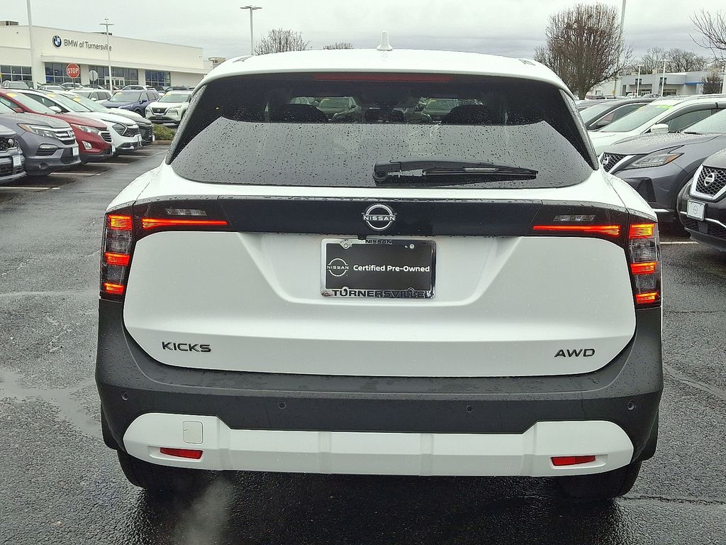 Thumbnail: 2025 Nissan Kicks - 5