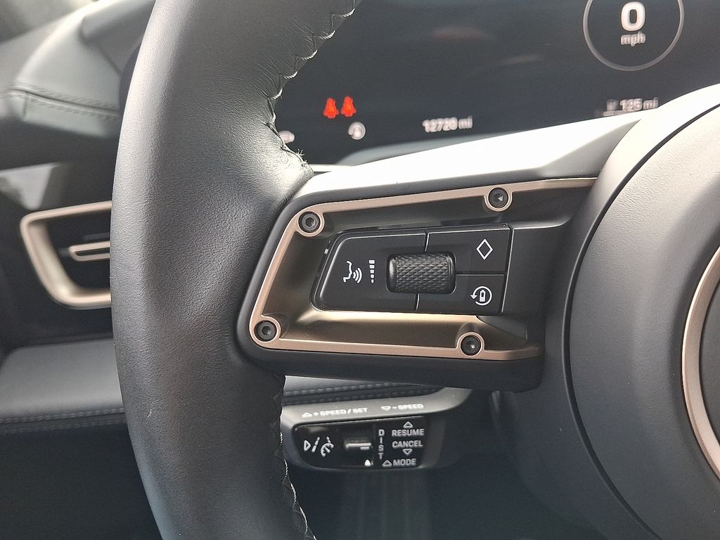 Thumbnail: 2022 Porsche Taycan - 24