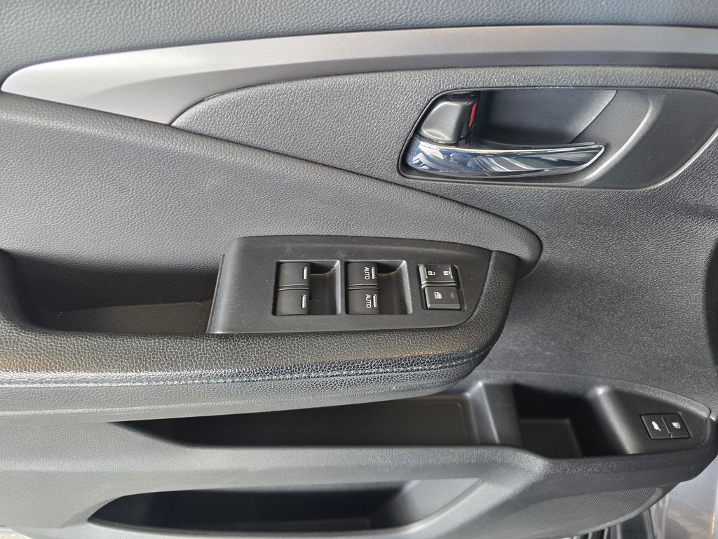 Thumbnail: 2016 Honda Pilot - 25