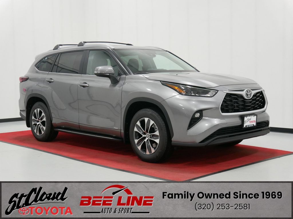 Heavy Metal 2026 Toyota Highlander Hybrid XLE AWD SUV / Crossover All-Wheel Drive Continuously Variable Transmission