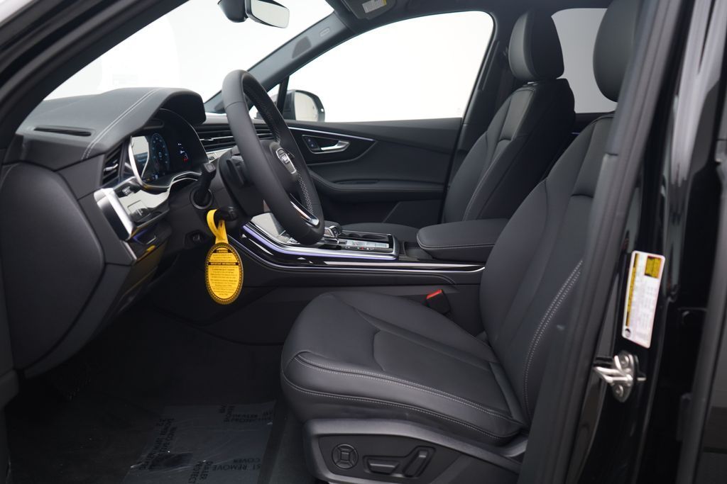 Thumbnail: 2026 Audi Q7 - 6