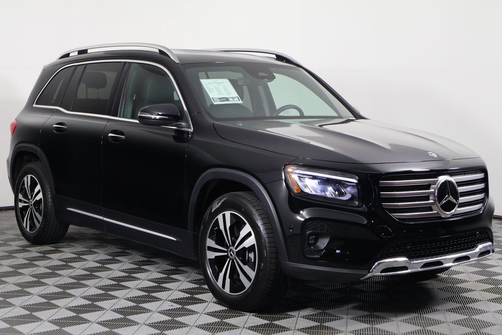 Thumbnail: 2025 Mercedes-Benz GLB - 3