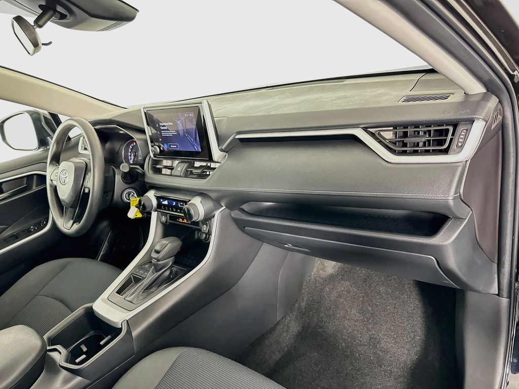 Thumbnail: 2025 Toyota RAV4 - 29