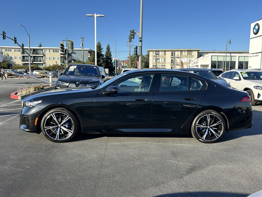 Thumbnail: 2025 BMW 5 Series - 2