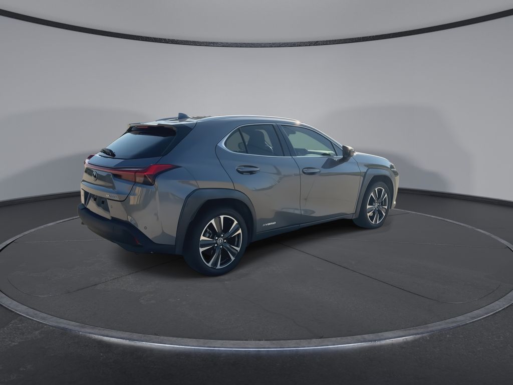 Thumbnail: 2021 Lexus UX - 8