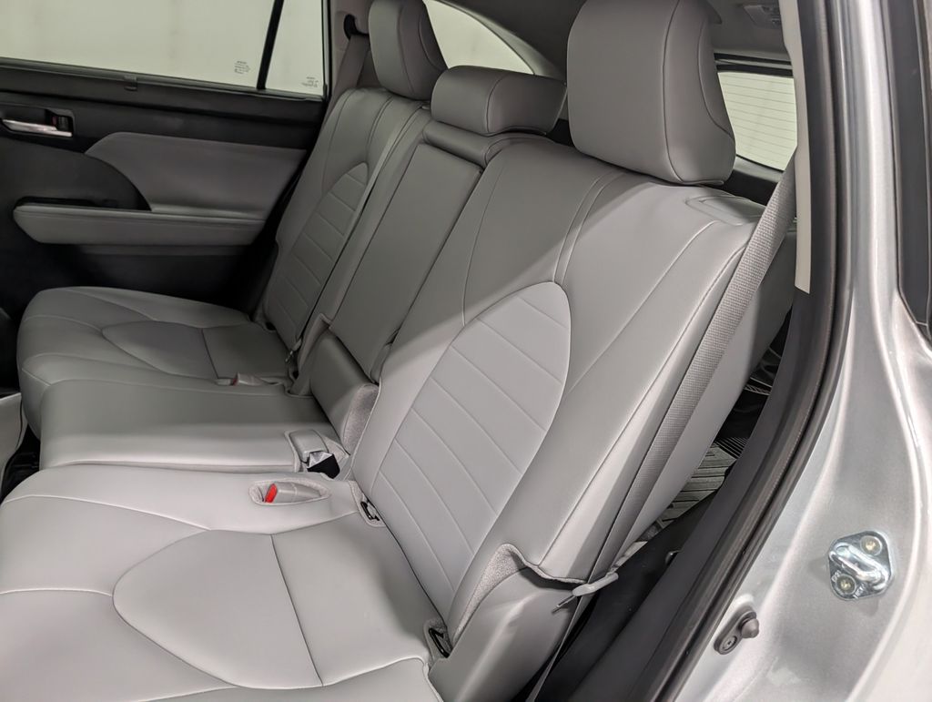 Used 2025 Toyota Highlander SUV