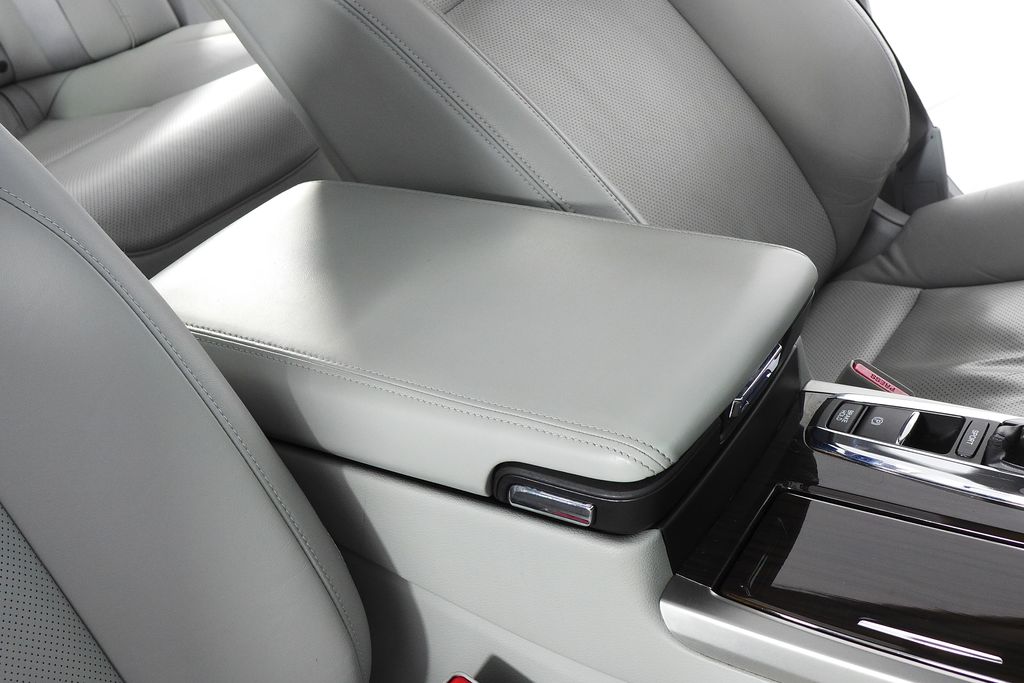 Thumbnail: 2014 Acura RLX - 16