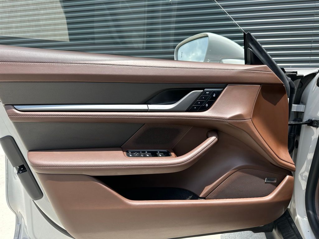 2024 Porsche Taycan Turbo 14