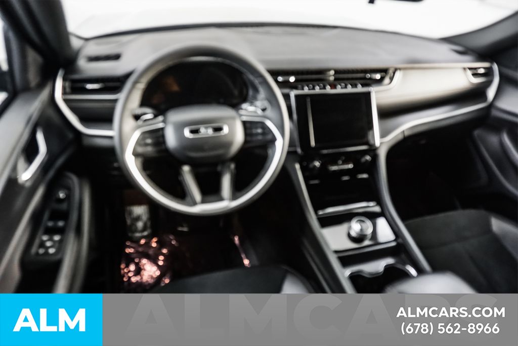 Used 2025 Silver Jeep Altitude image 24