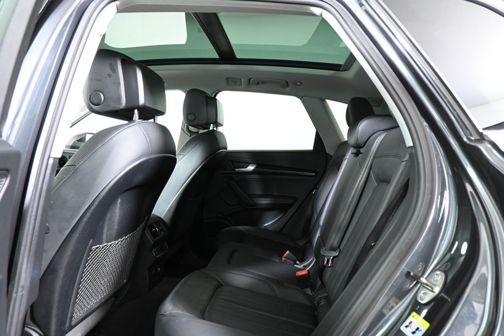 Thumbnail: 2020 Audi Q5 - 6