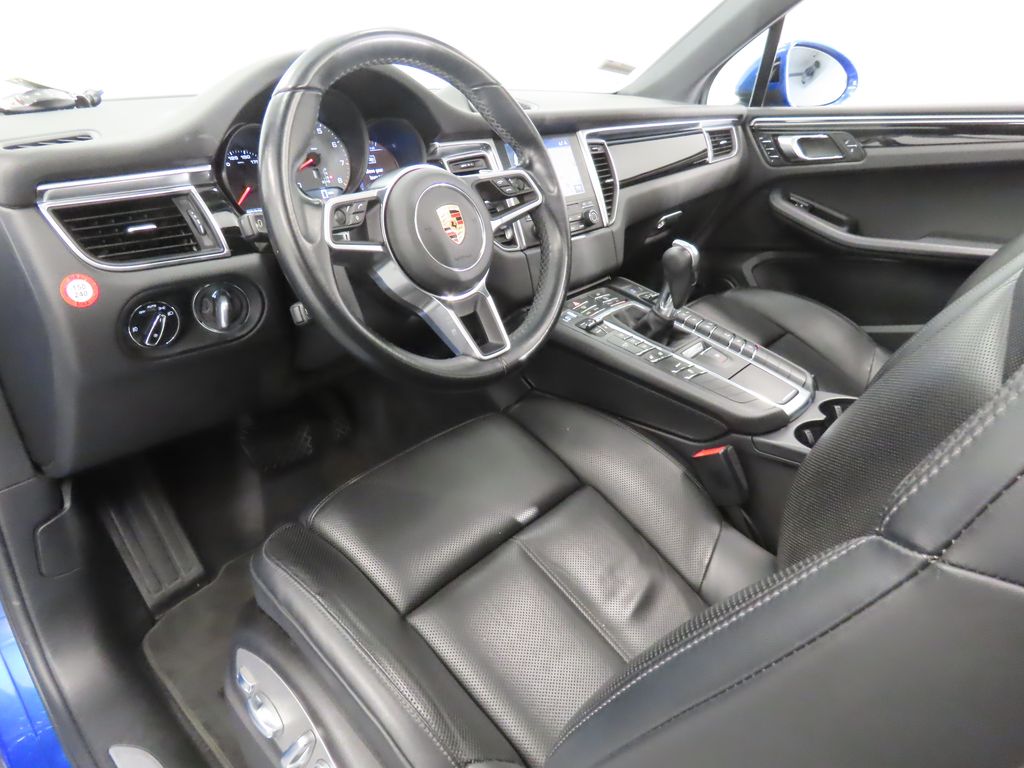 Thumbnail: 2017 Porsche Macan - 4