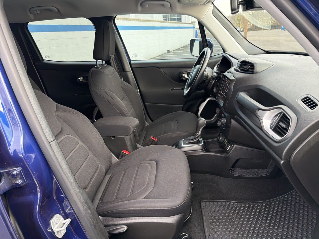 Thumbnail: 2018 Jeep Renegade - 24