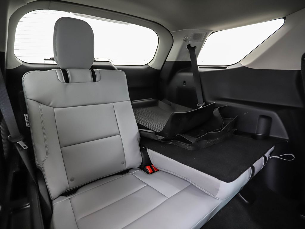 Thumbnail: 2025 Ford Explorer - 31