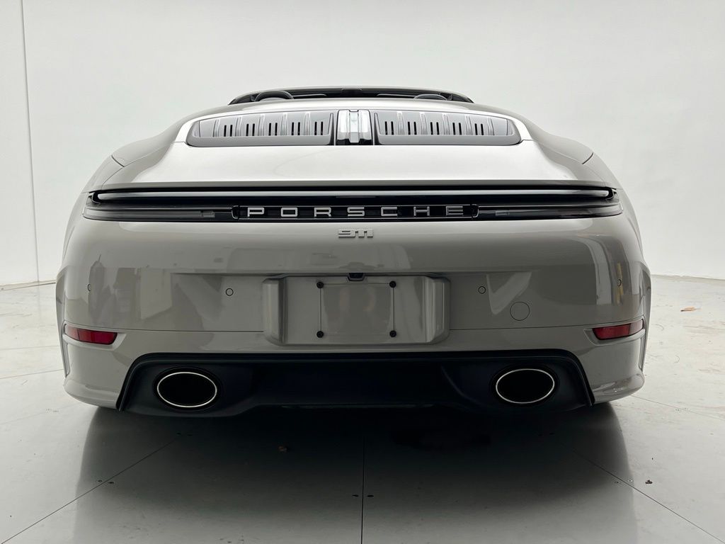Thumbnail: 2025 Porsche 911 - 21
