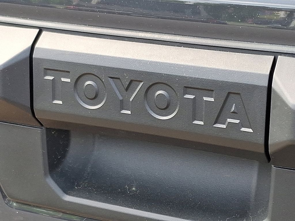 2025 Toyota Tacoma TRD Sport 18