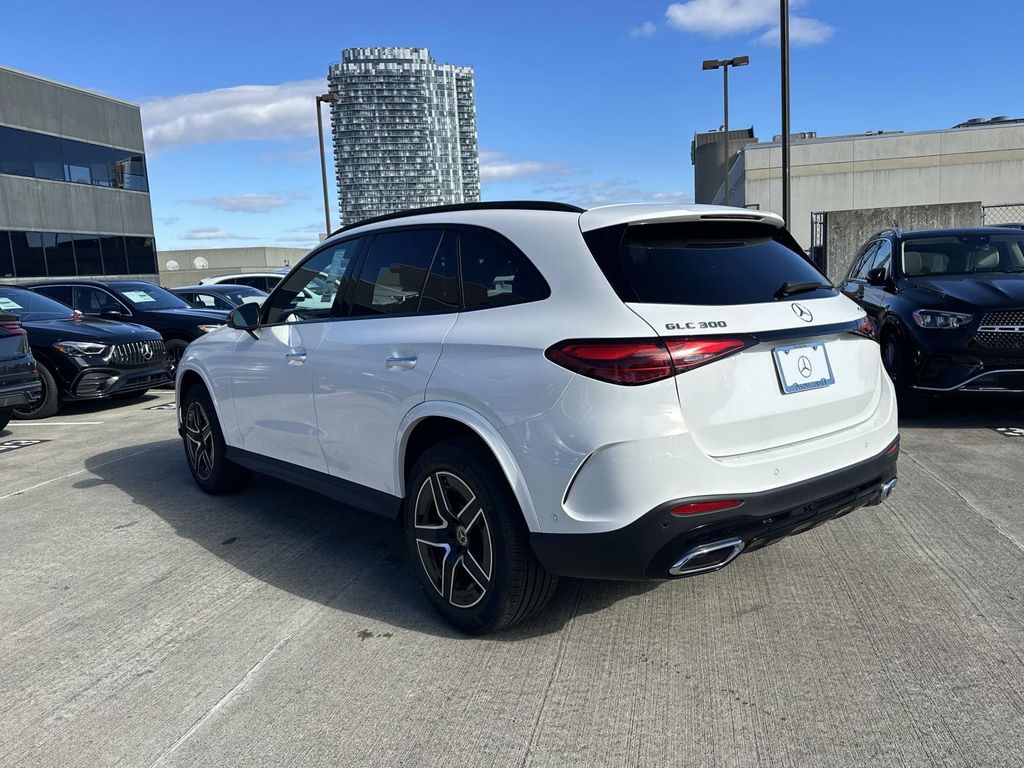 Thumbnail: 2026 Mercedes-Benz GLC - 7