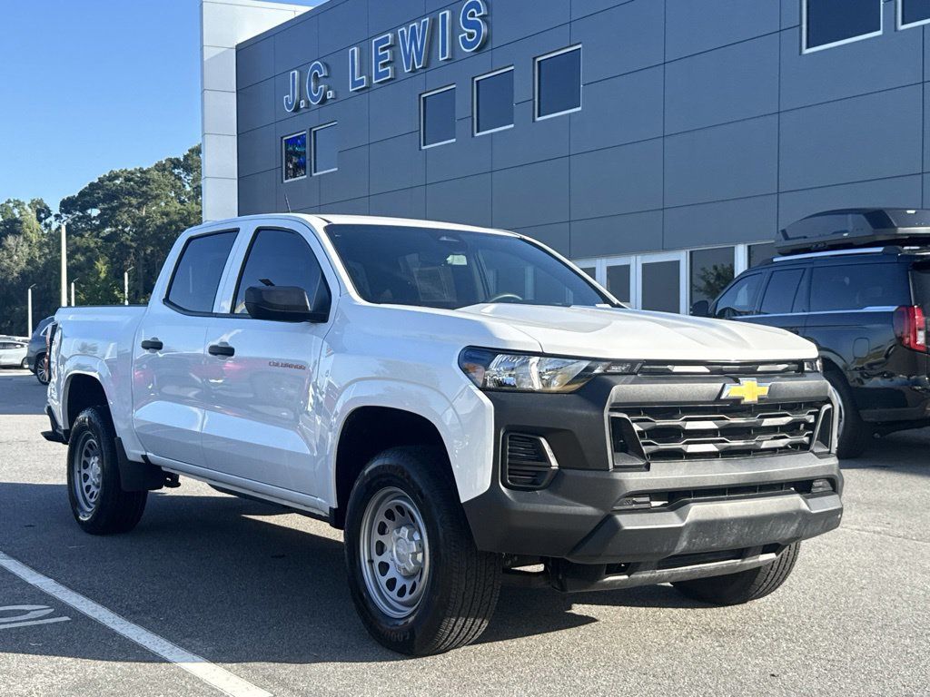 Summit White 2025 Chevrolet Colorado Pickup Truck 4X2 8-Speed Automatic
