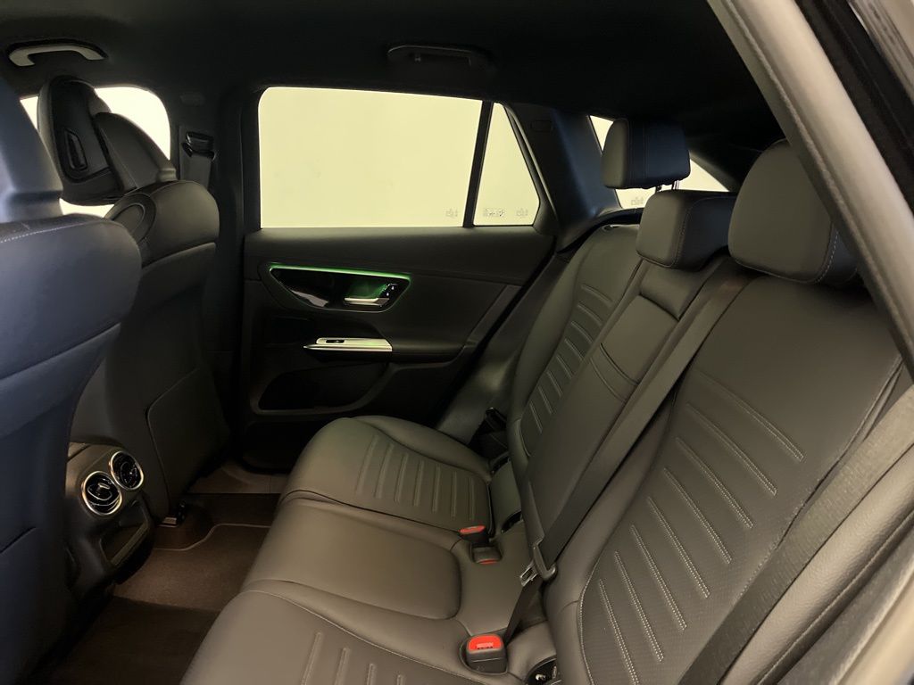 Thumbnail: 2025 Mercedes-Benz GLC - 22