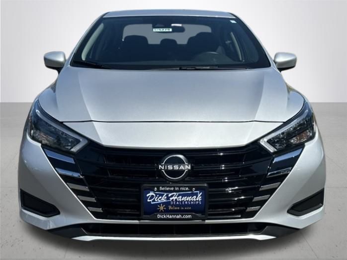 2025 Nissan Versa 1.6 SV photo 3