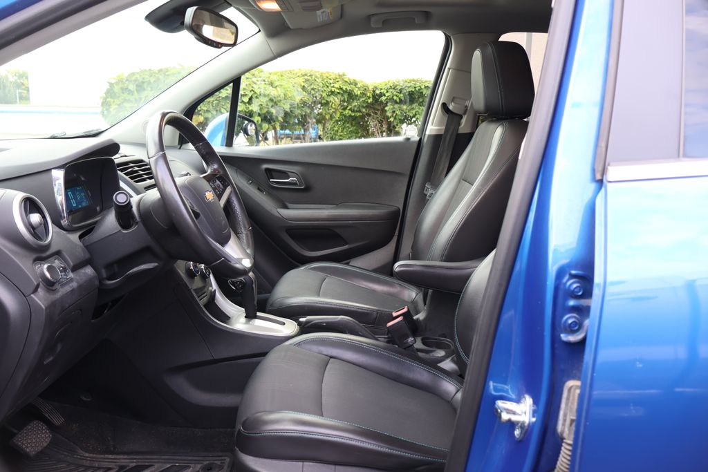 Thumbnail: 2015 Chevrolet Trax - 12
