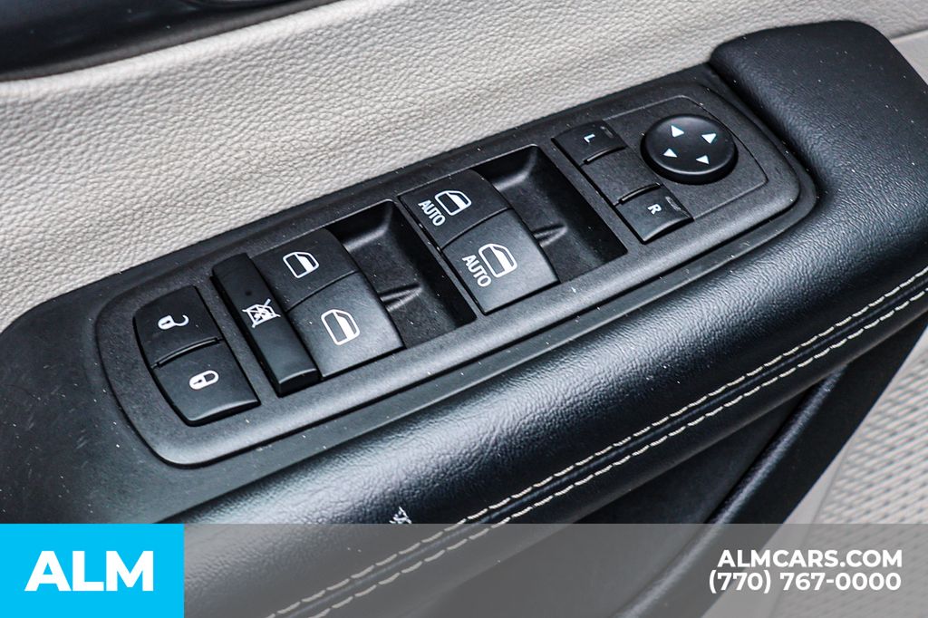 Used 2023 Black Chrysler Touring L image 46