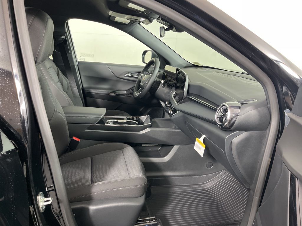 Thumbnail: 2026 Chevrolet Equinox - 8