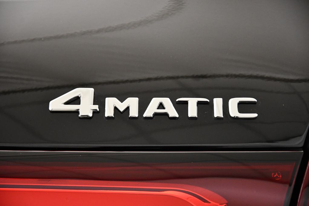 Thumbnail: 2025 Mercedes-Benz GLC - 10