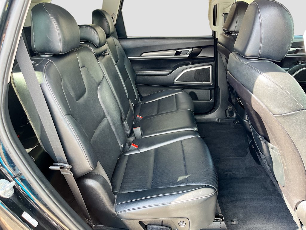 Used 2022 Black Kia LX image 27