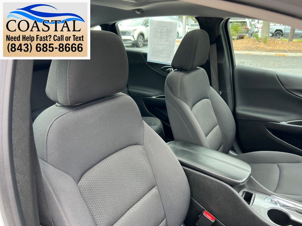 2024 Chevrolet Malibu LT White at Matthews Motors of Wilmington