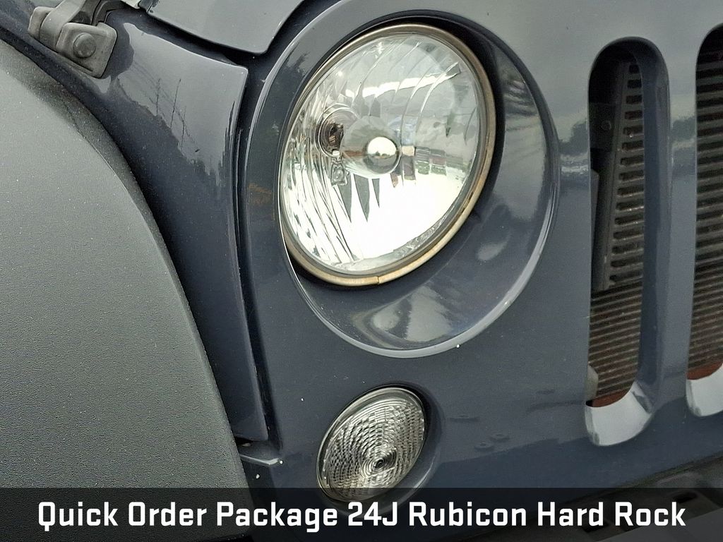 2016 Jeep Wrangler Unlimited Rubicon - 10