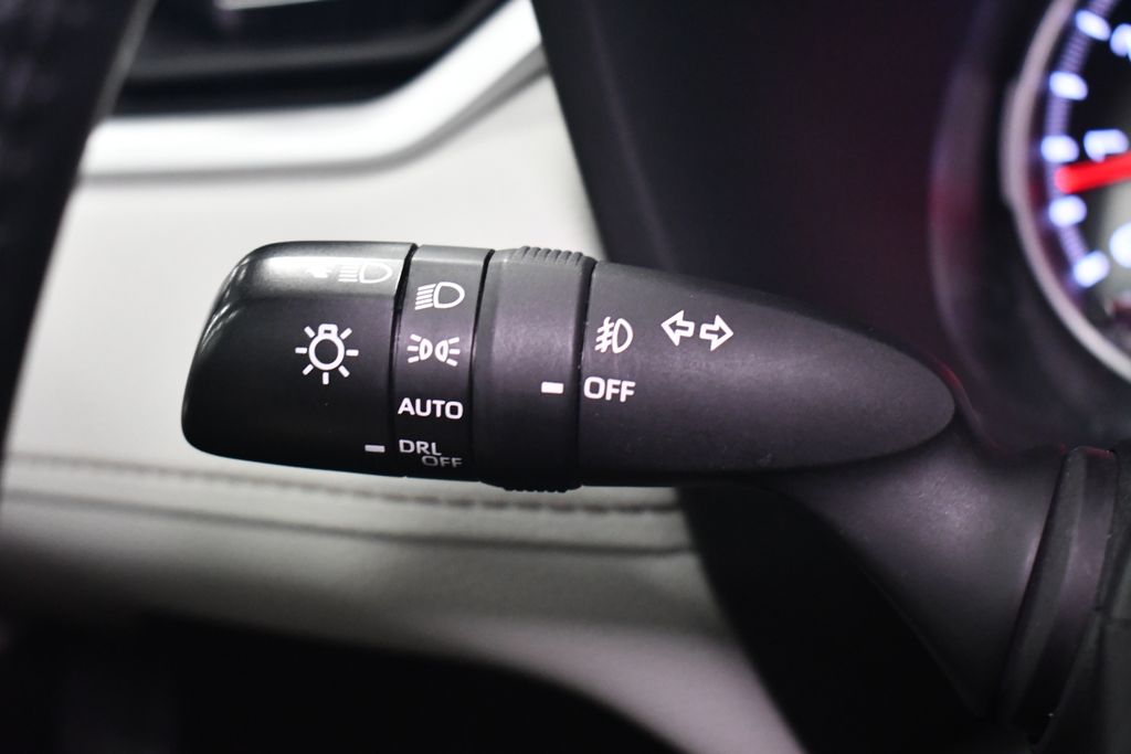 Thumbnail: 2021 Toyota RAV4 - 22