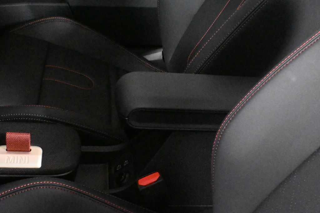Thumbnail: 2026 MINI Cooper - 32