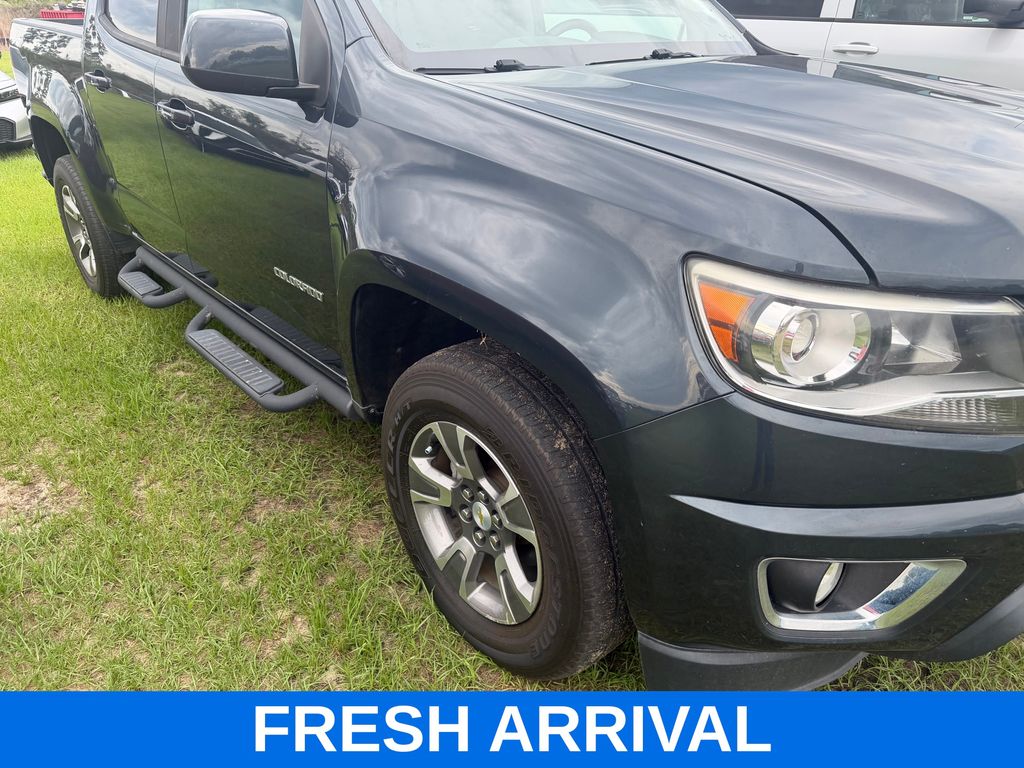 Gray (Graphite Metallic) 2018 Chevrolet Colorado Z71 Crew Cab 4WD Pickup Truck Four-Wheel Drive 8-Speed Automatic