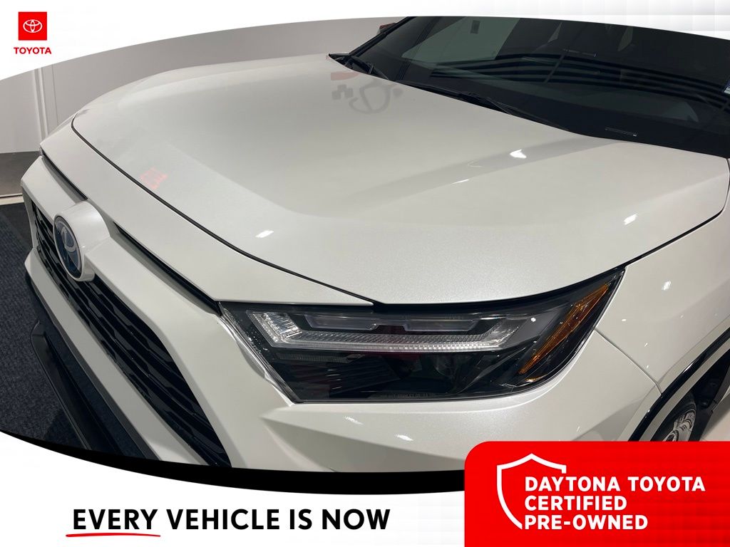 2024 Toyota RAV4 XSE - Photo 14