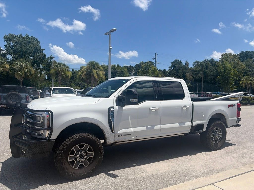 2026 Ford F-350 Super Duty LARIAT