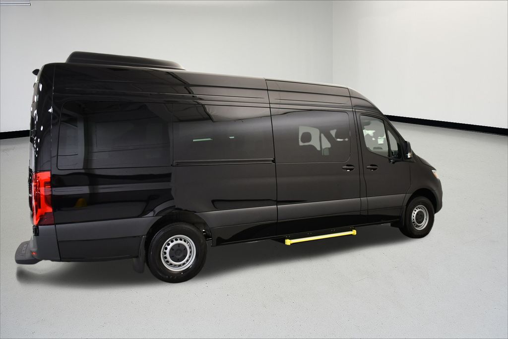 Thumbnail: 2026 Mercedes-Benz Sprinter - 8