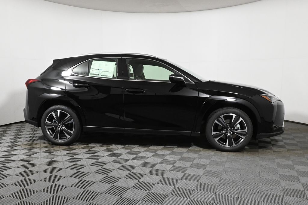 Thumbnail: 2025 Lexus UX - 8