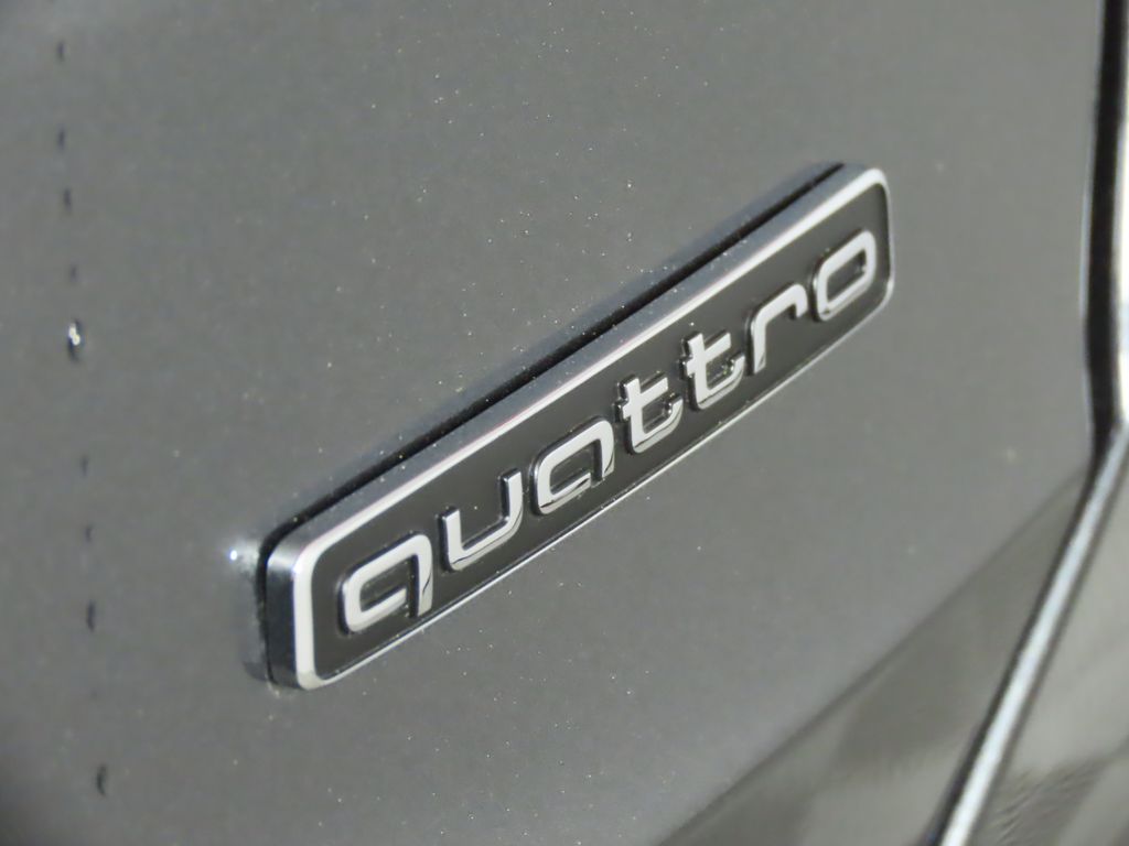 Thumbnail: 2025 Audi Q3 - 10