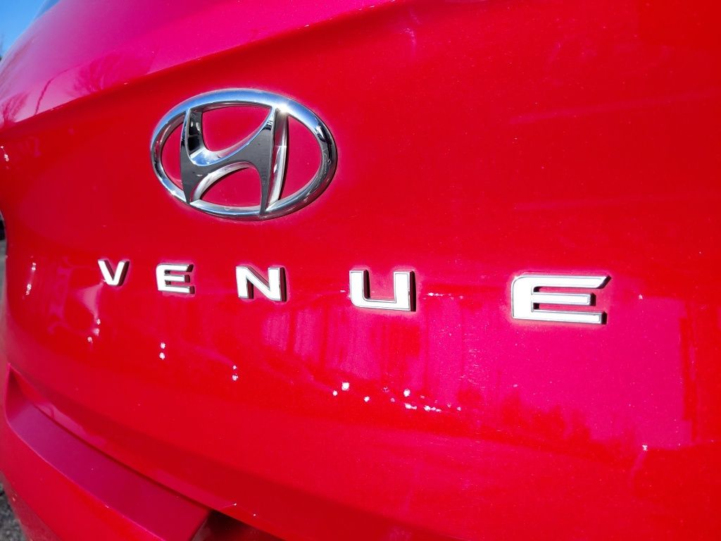 Thumbnail: 2023 Hyundai Venue - 11